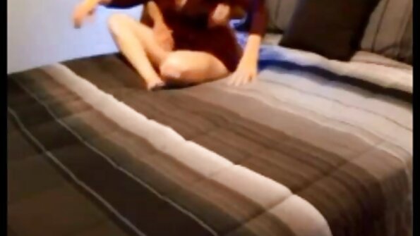 Perfekt pige med stor røv hoppe på en lang pik gay 18 seks amatør par.