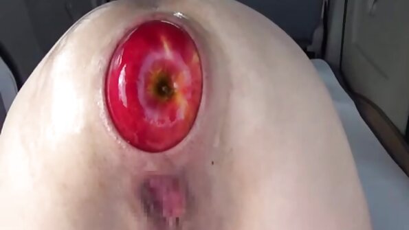 På yutube porno video trods af pigens uhøflige ansigt er hendes bryster fem point.