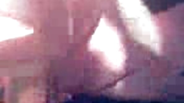 Sexet babe bliver kneppet gennem hul i sekz vidio strømpebukser.