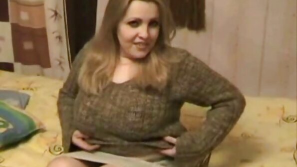 Jeg drømte så om at slikke din bule porno video seks siger en fyr til en 18-årig pige.